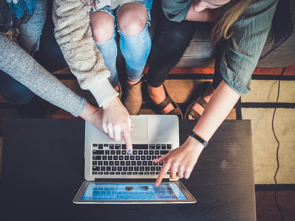 Online complaints reputation damage - business reputation monitoring system showing negative complaint impact analysis and damage assessment metrics